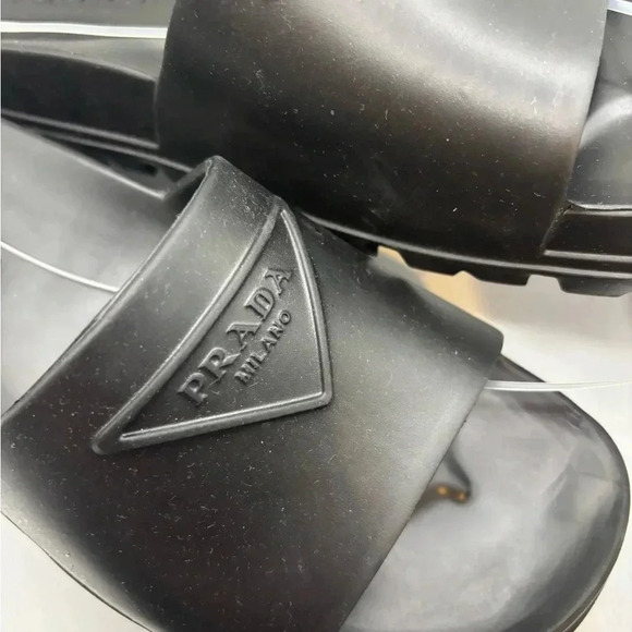 Prada
Logo rubber slides size 40 - Picture 6 of 7